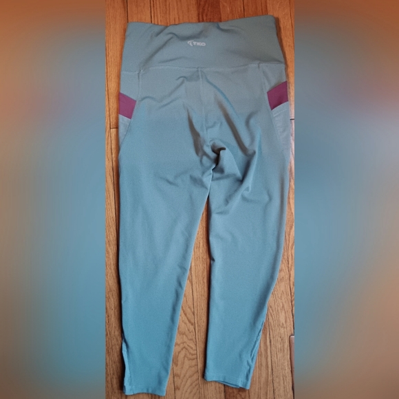 TKO Gray & Purplish Athletic Crop Leggings, Size XL - Picture 2 of 4